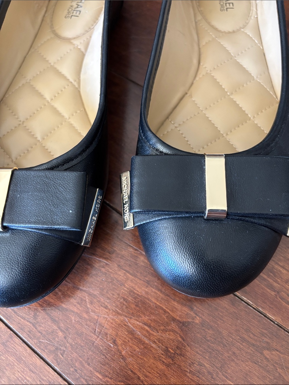 Michael Kors Bow Flats - Picture 5 of 5